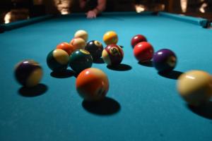 Billardtisch in der Grotte