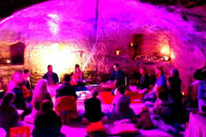MantraSingen in der Grotte März 2019